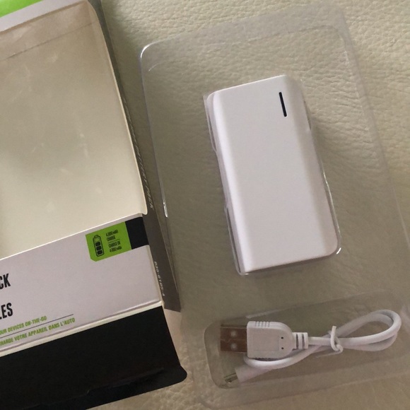 AutoTrends Battery Pack 4,000 MAH NEW still in box. White in colour - Picture 4 of 4